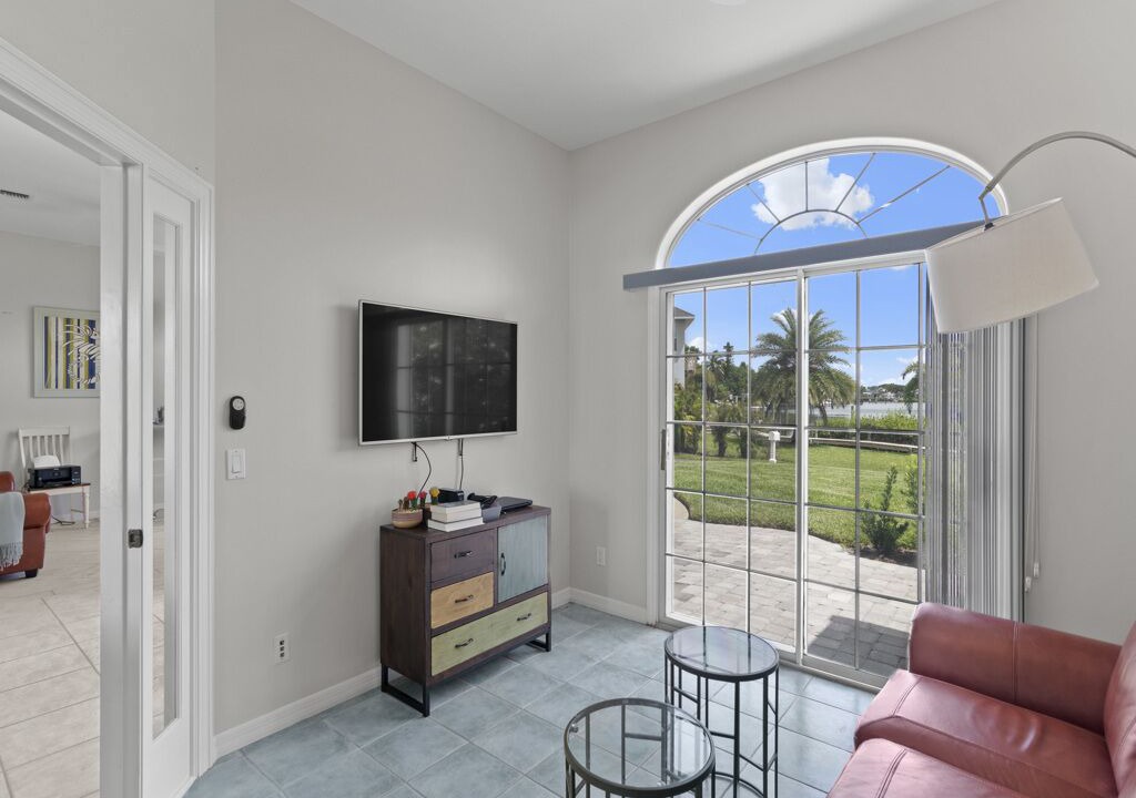 Photo of Livingroom in Silver Shores
