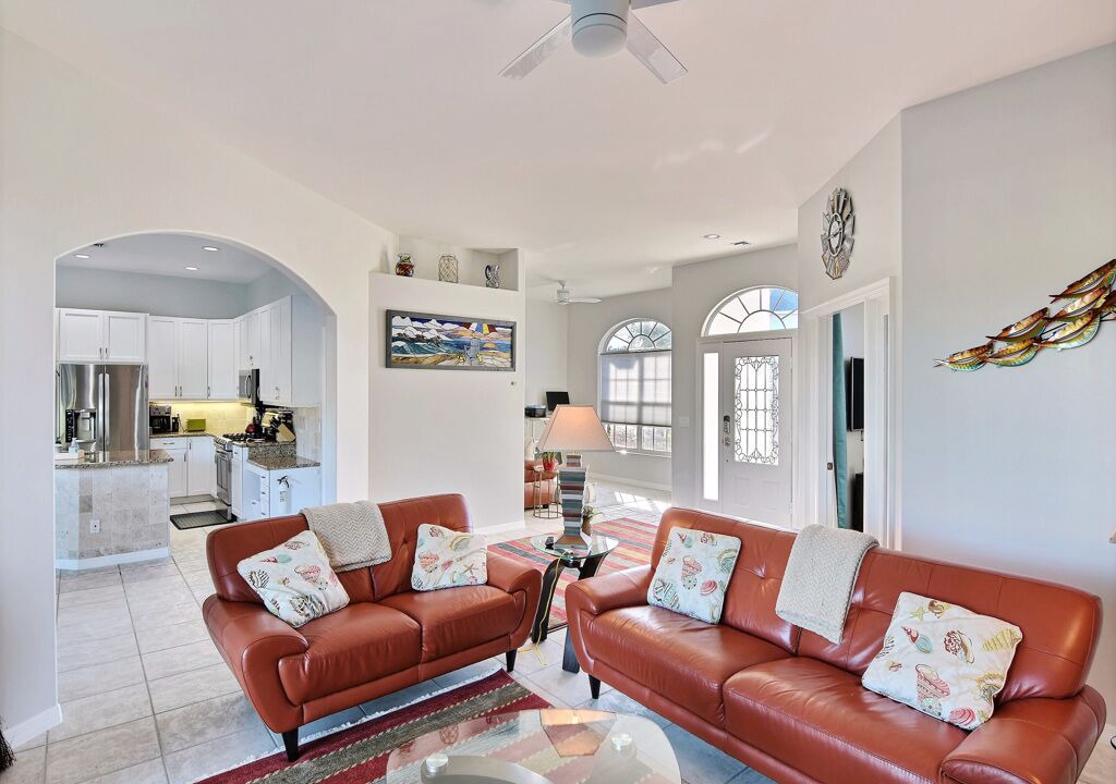 Photo of Livingroom in Silver Shores