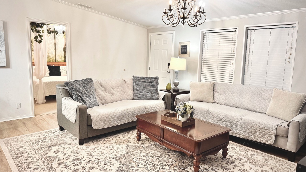 Photo of Livingroom in Fish Hawk