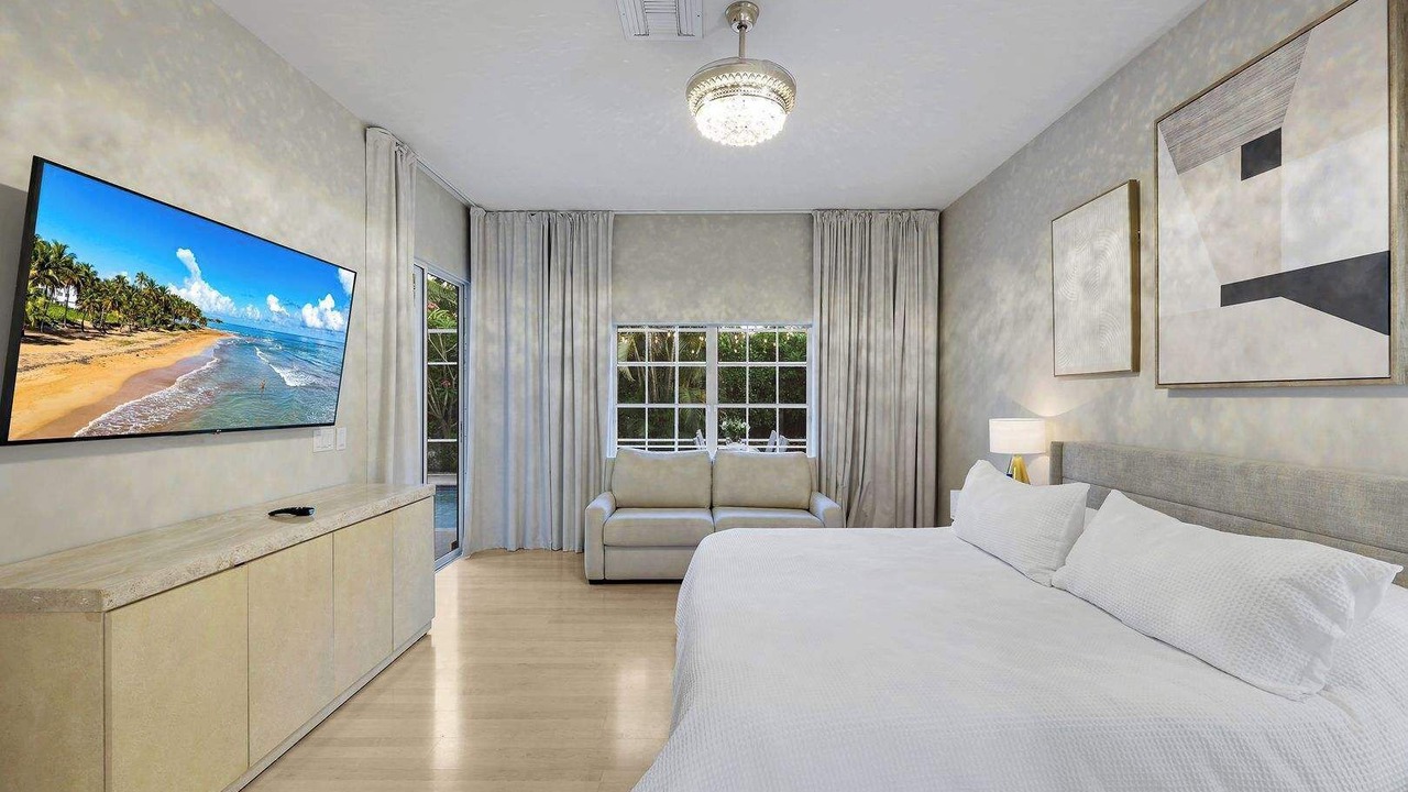 Photo of Bedroom in Naples Park