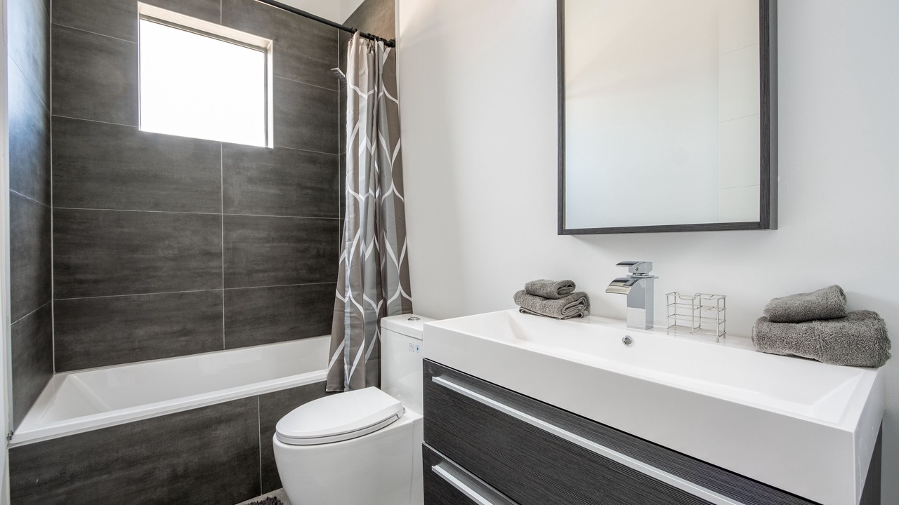 Photo of Bathroom in Coral Way