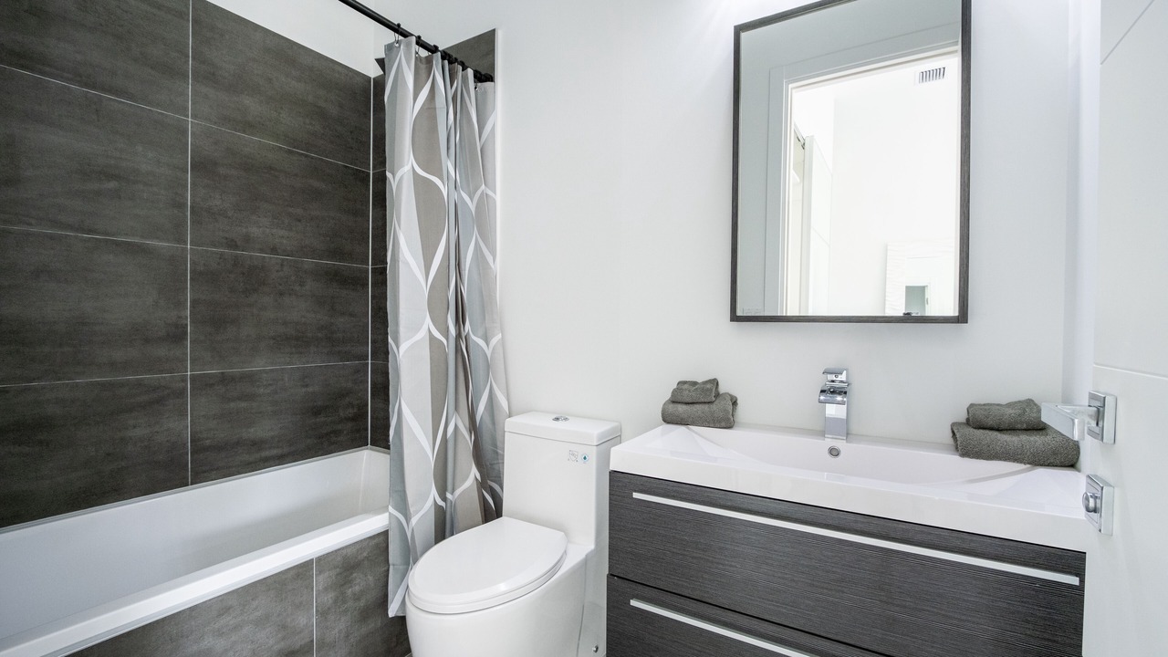 Photo of Bathroom in Coral Way