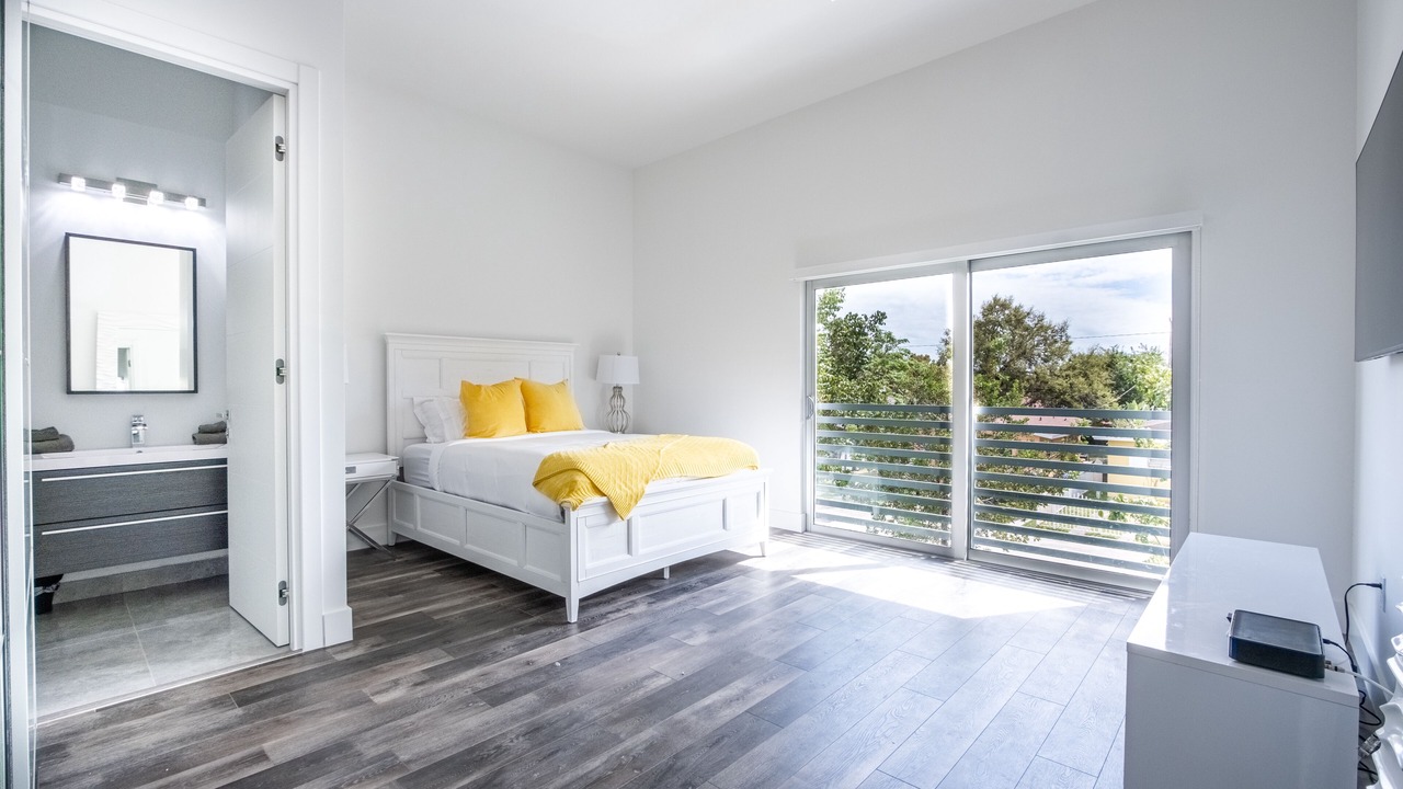 Photo of Bedroom in Coral Way