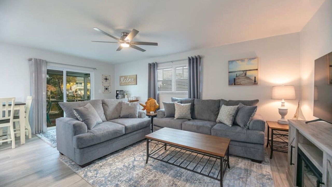 Photo of Bedroom in Mid Island
