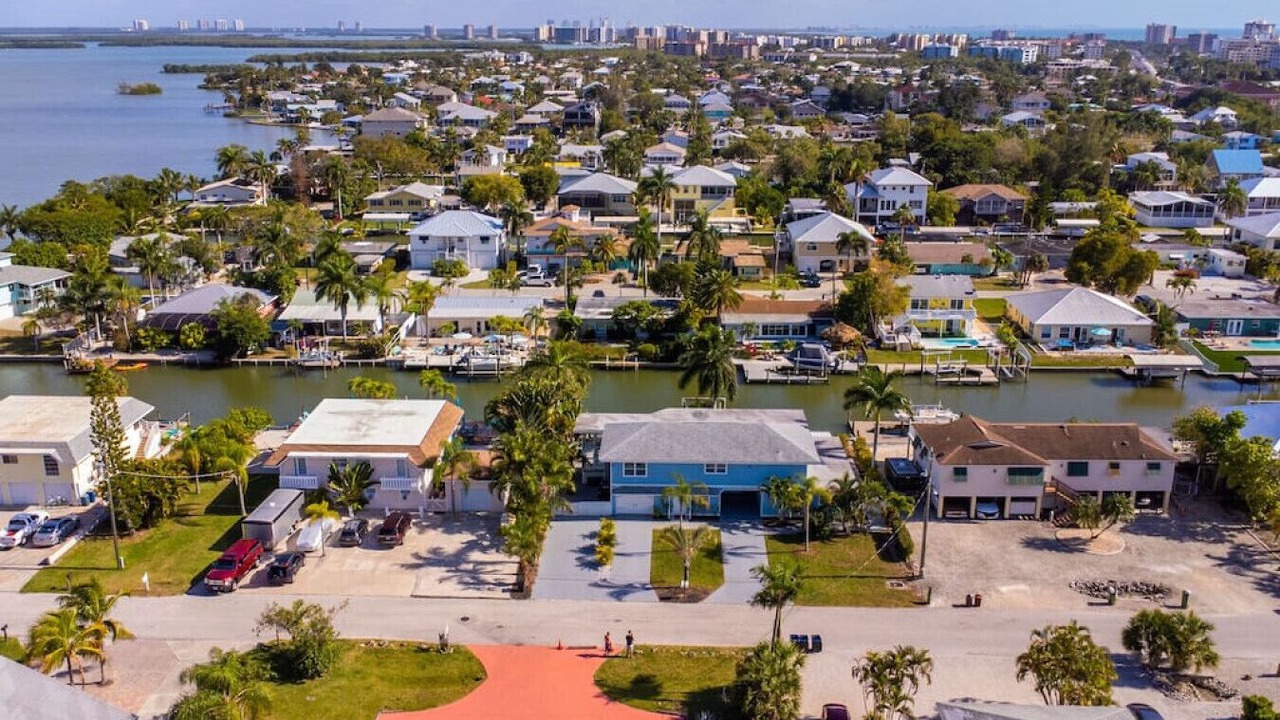 Photo of Others in Mid Island