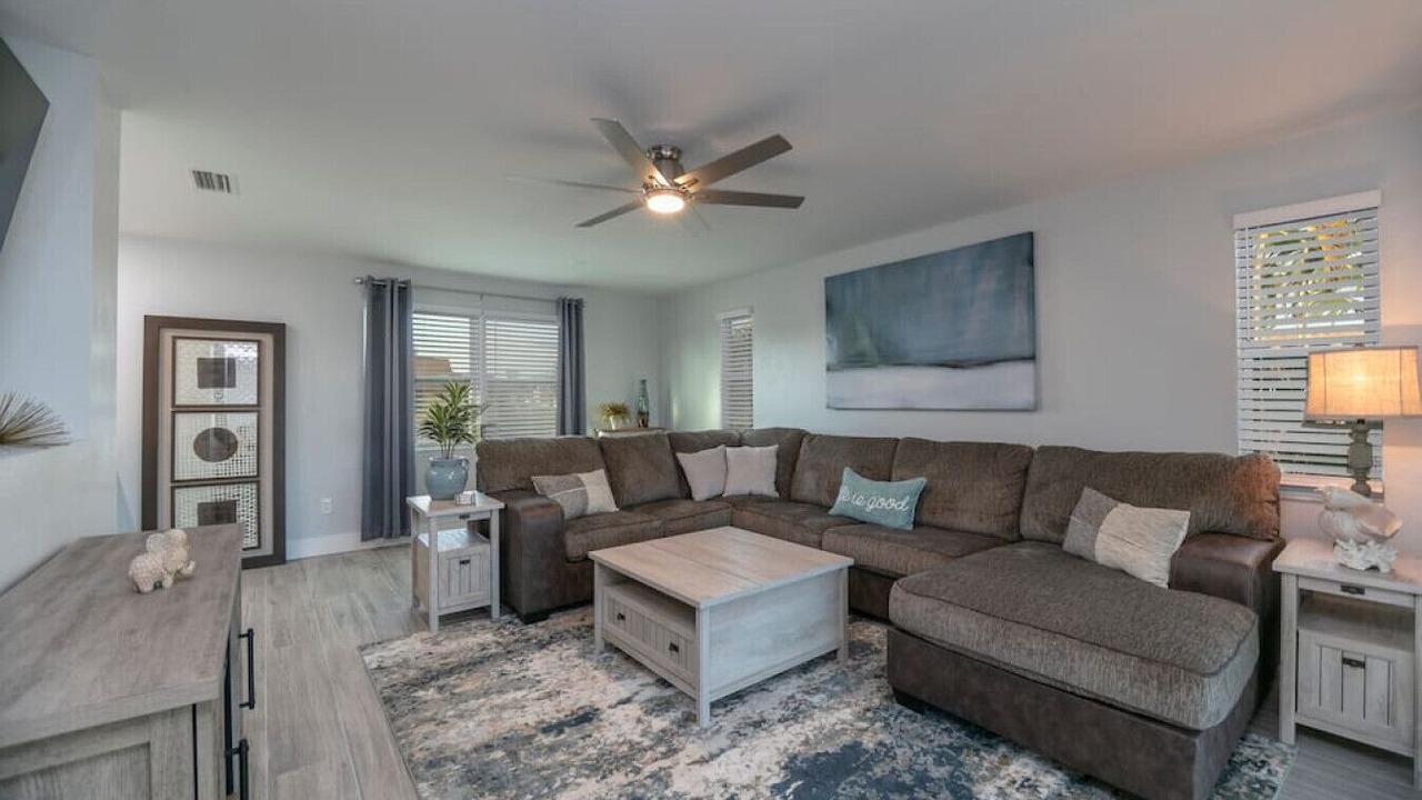 Photo of Bedroom in Mid Island