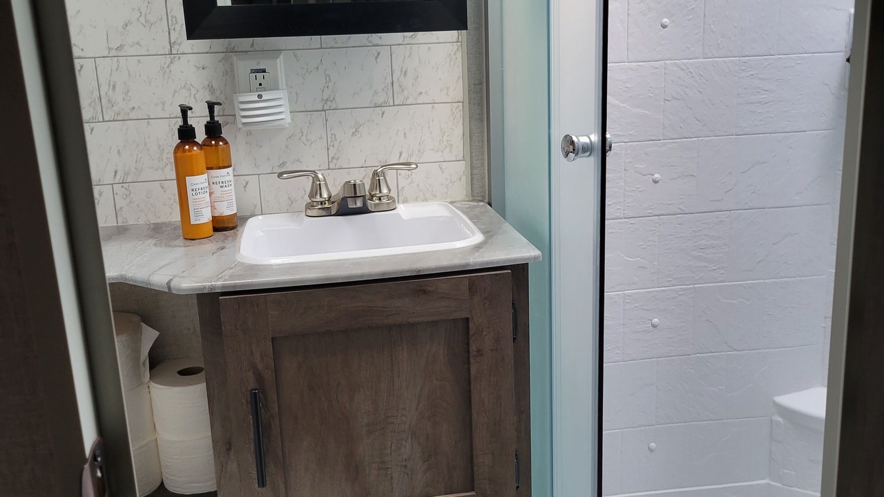 Photo of Bathroom in Largo Gardens
