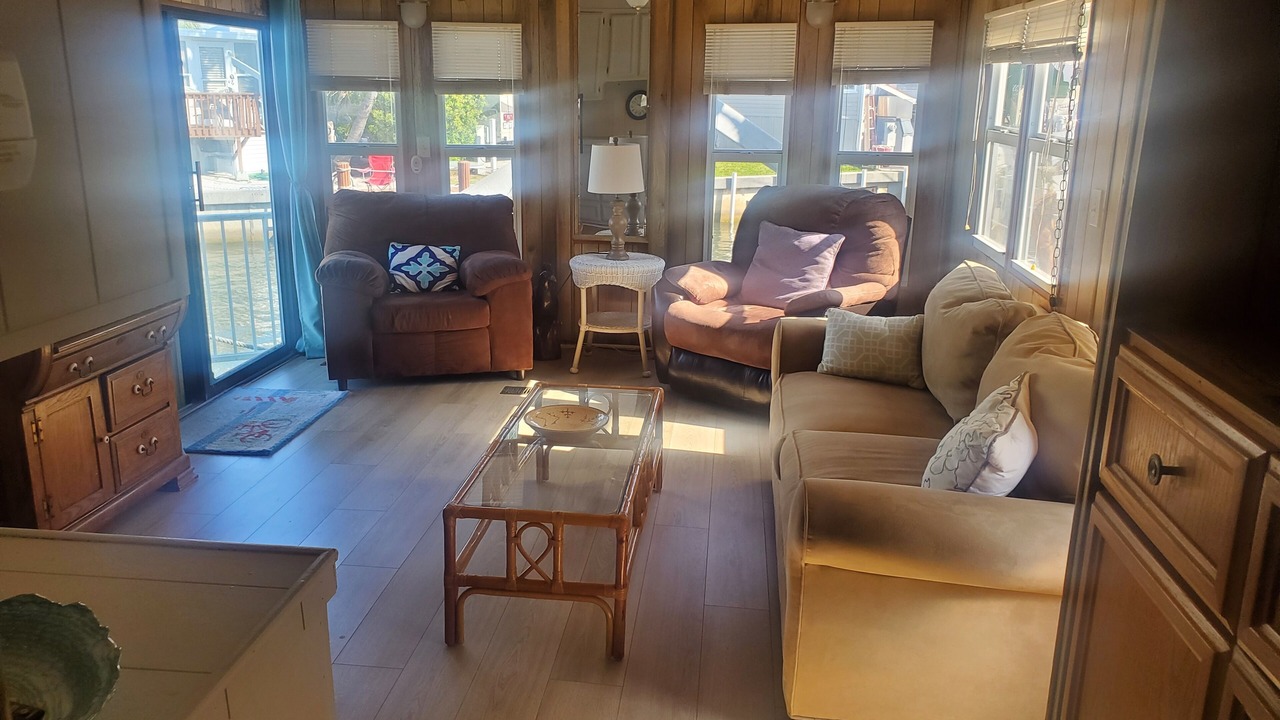 Photo of Livingroom in Nettles Island