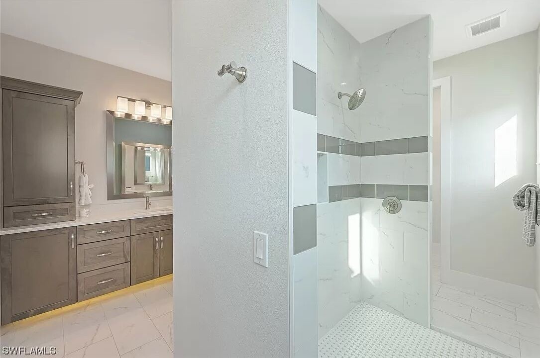 Photo of Bathroom in Pelican