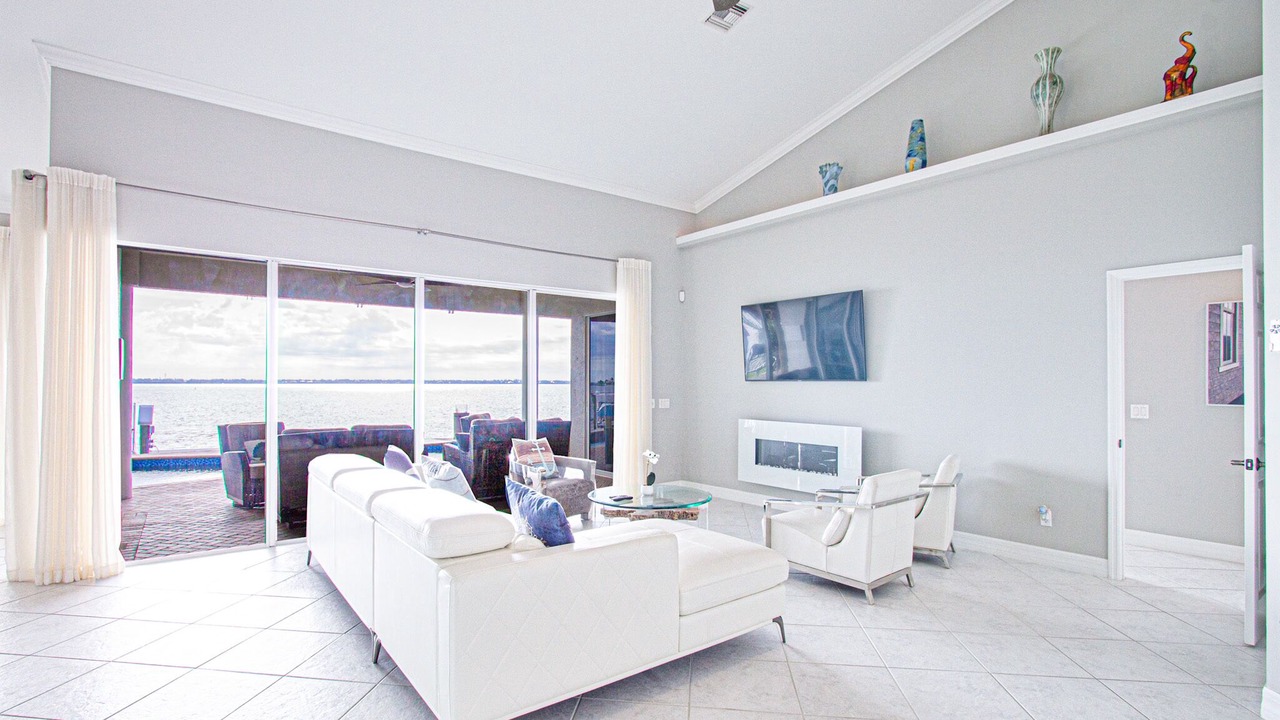 Photo of Livingroom in Caloosahatchee