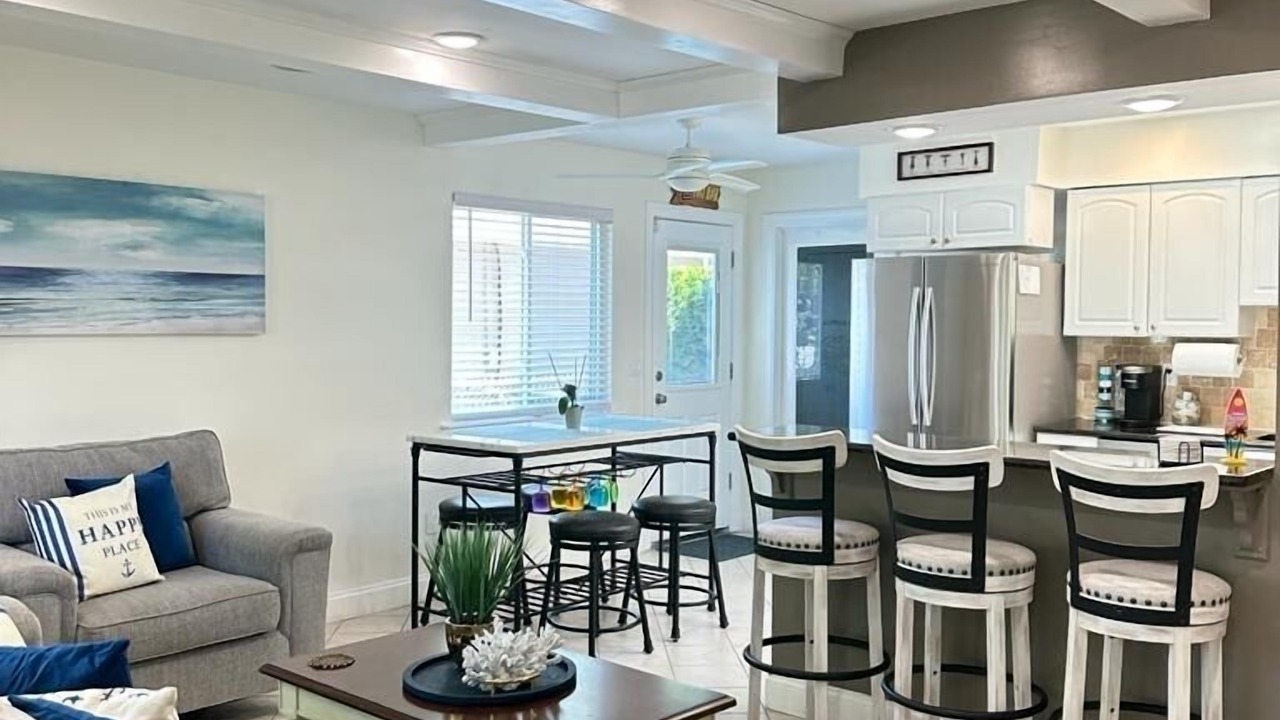 Photo of Livingroom in Long Branch