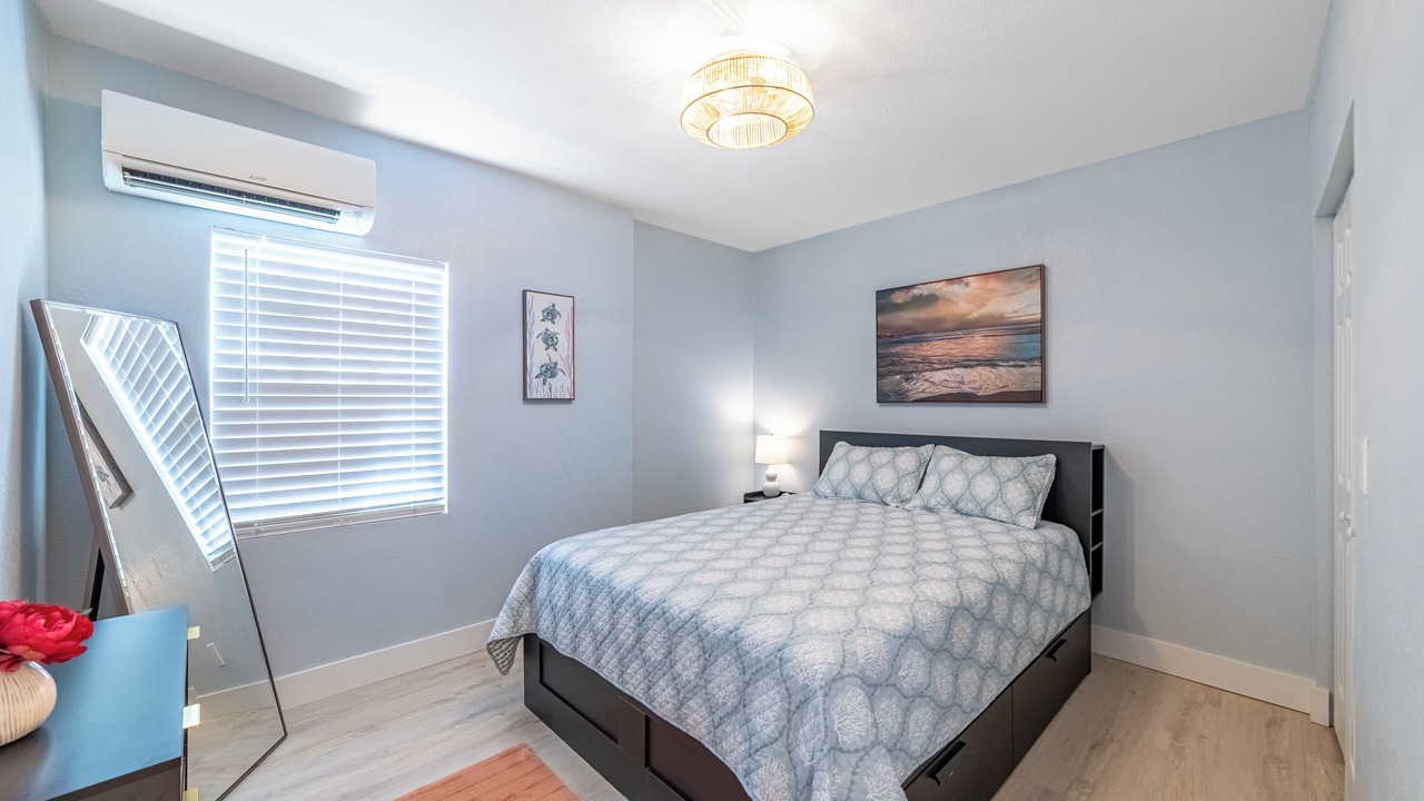 Photo of Bedroom in Lake Worth