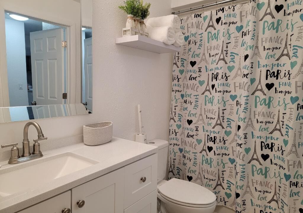 Photo of Bathroom in Largo