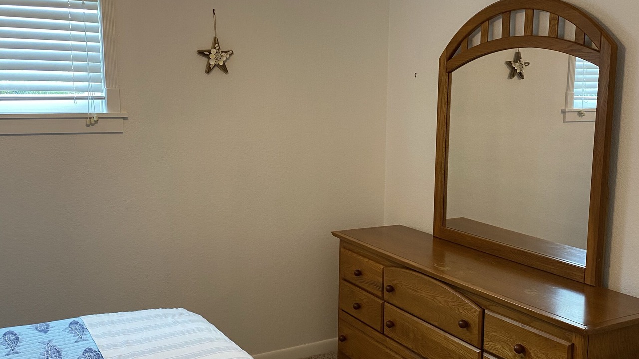 Photo of Bedroom in Crescent Beach