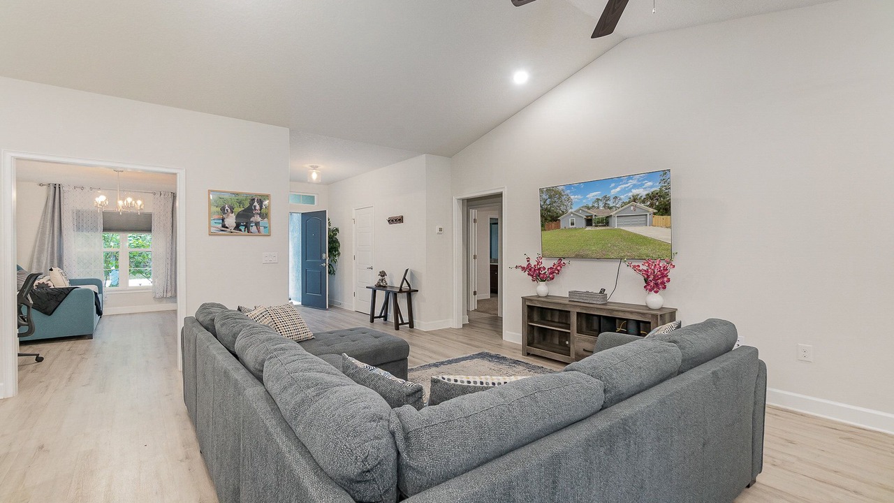 Photo of Livingroom in Port Malabar