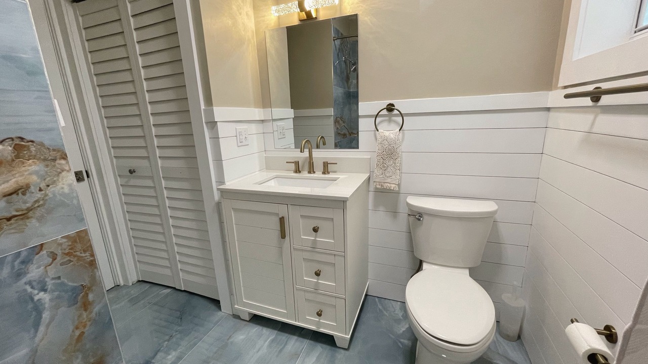Photo of Bathroom in Lakeside Point