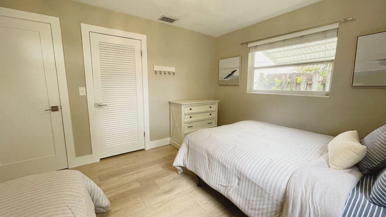 Photo of Bedroom in Lakeside Point