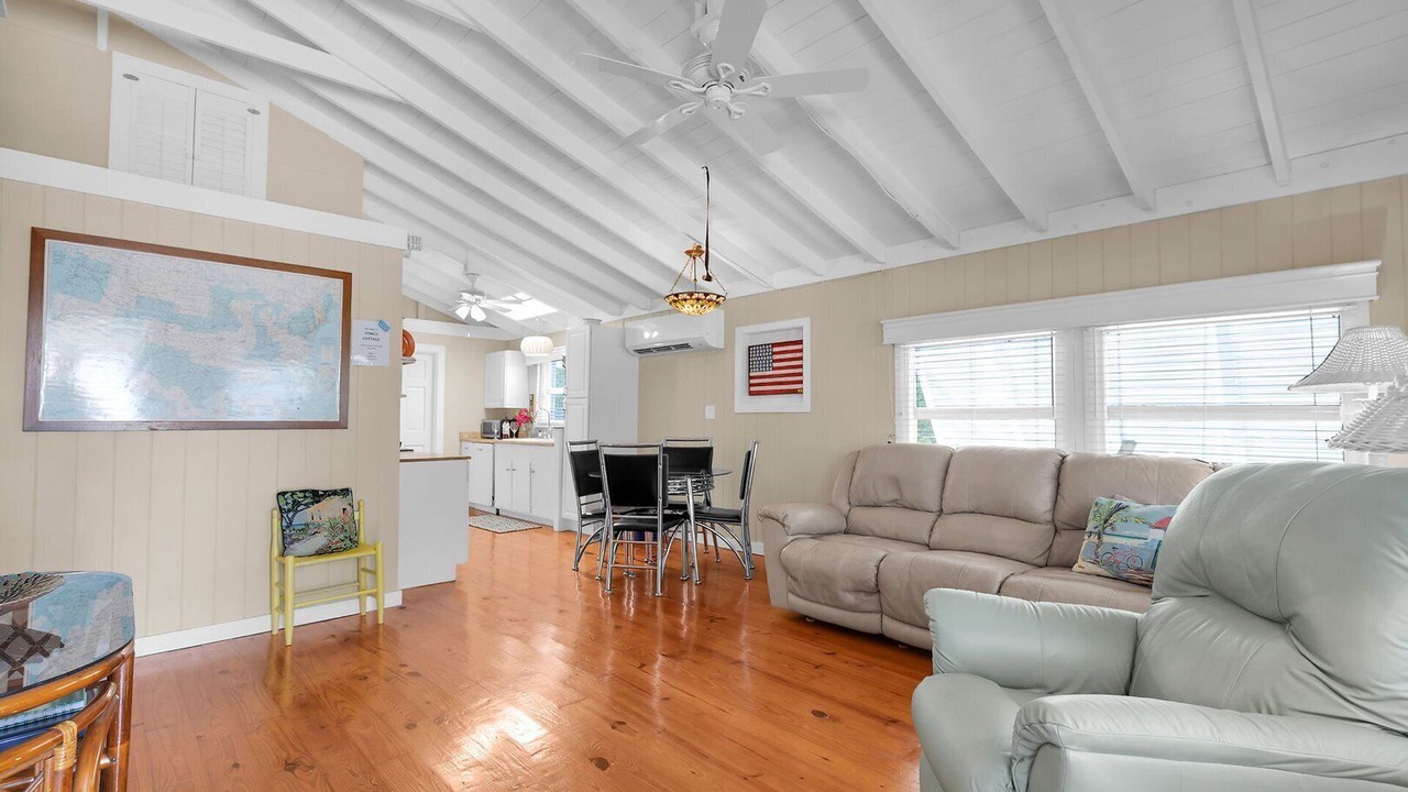 Photo of Livingroom in Marathon