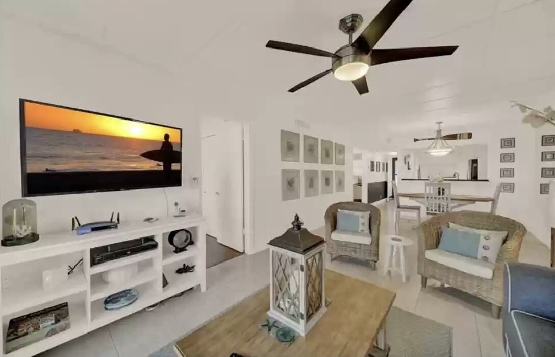 Photo of Livingroom in Hutchinson Island South
