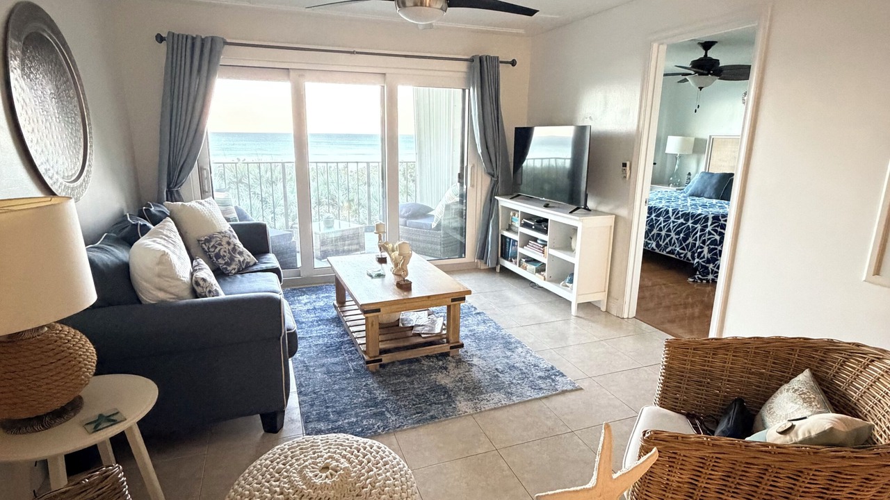 Photo of Livingroom in Hutchinson Island South