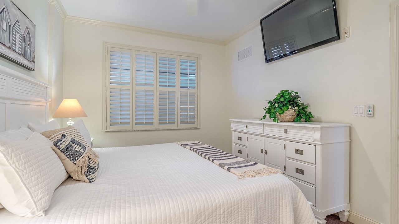 Photo of Bedroom in Bonita Shores