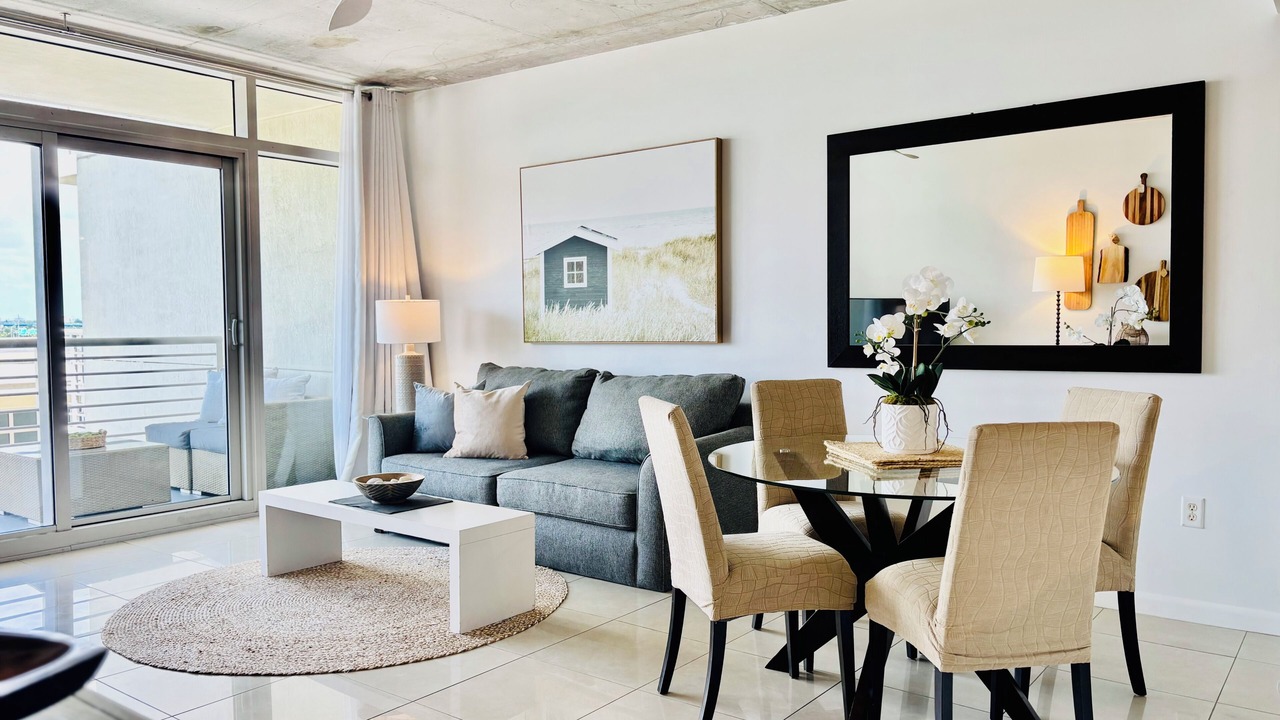 Photo of Livingroom in Midtown