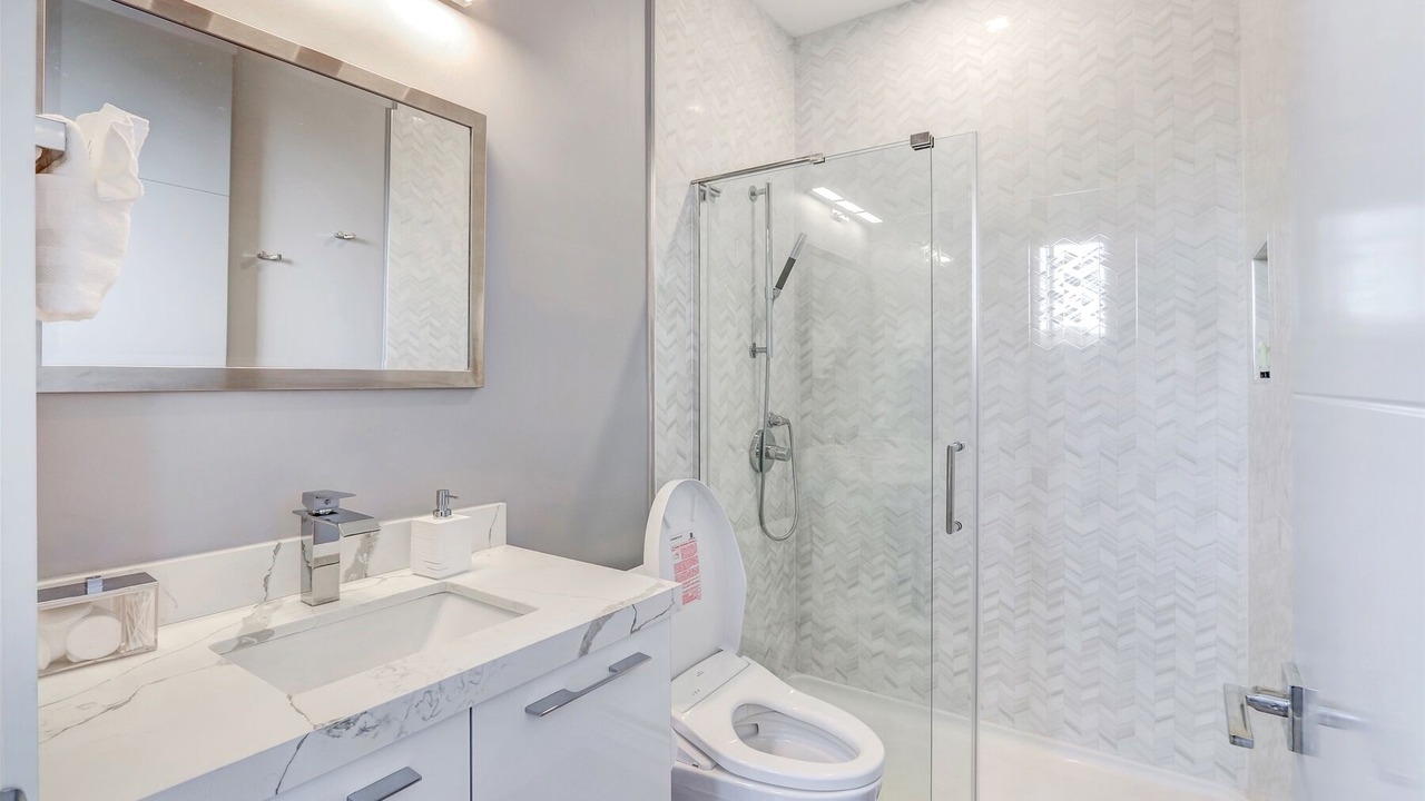 Photo of Bathroom in Coral Way