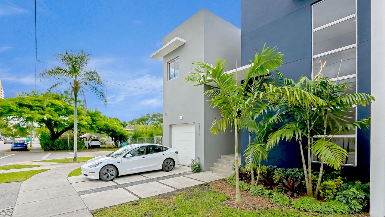Photo of Outdoor in Coral Way