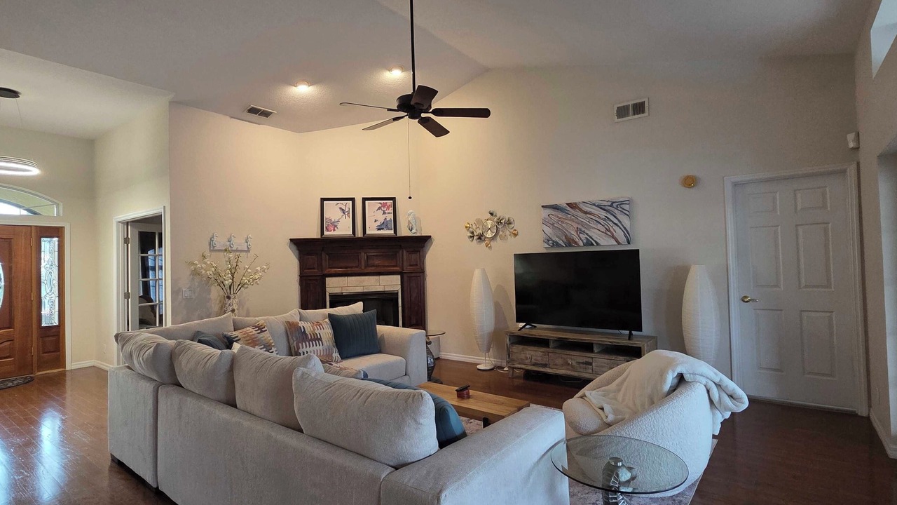 Photo of Livingroom in Auburndale