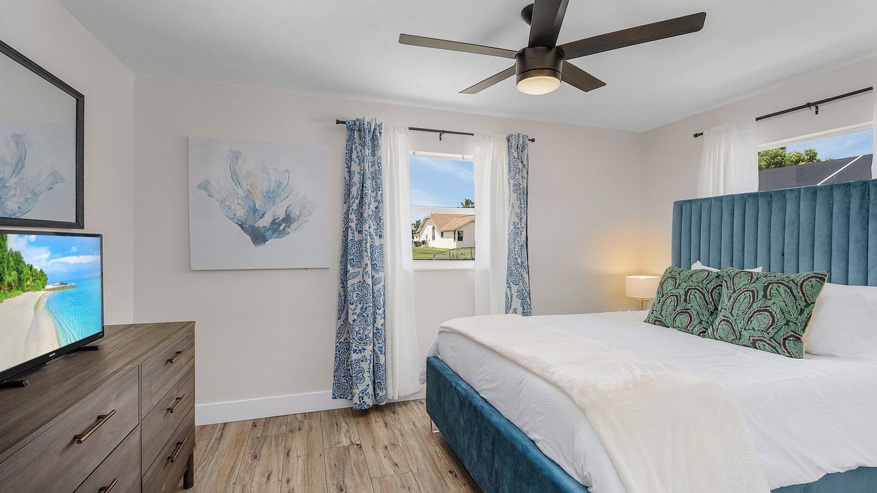 Photo of Bedroom in Yacht Club