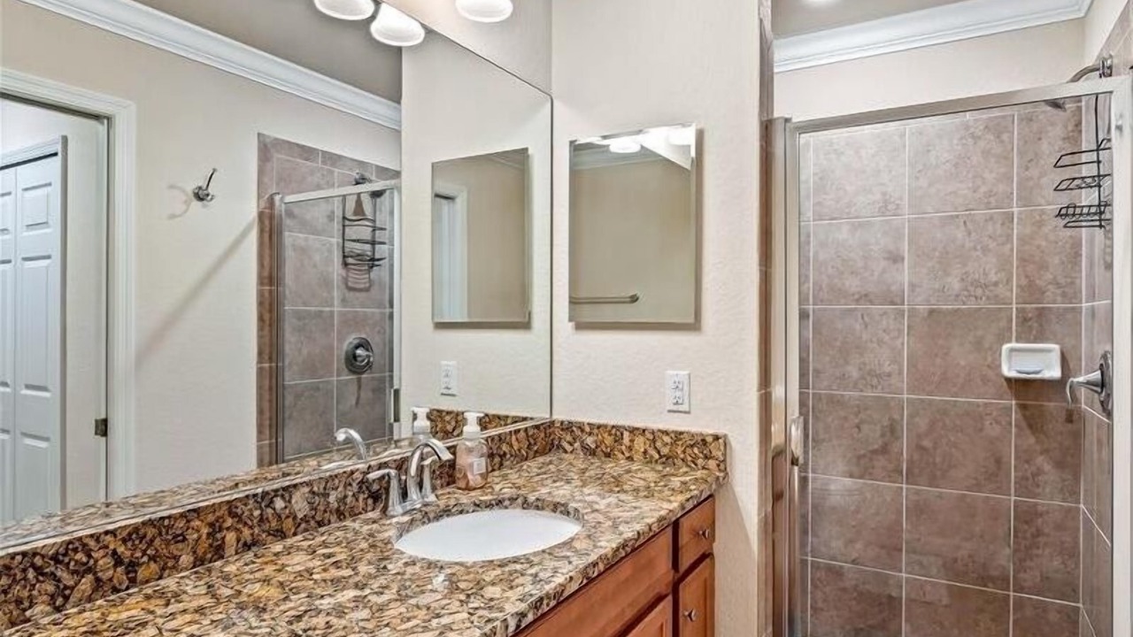 Photo of Bathroom in Naples