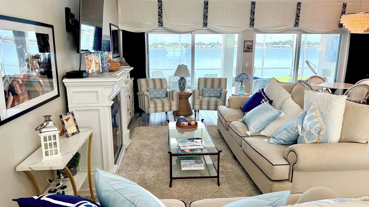 Photo of Livingroom in North Naples