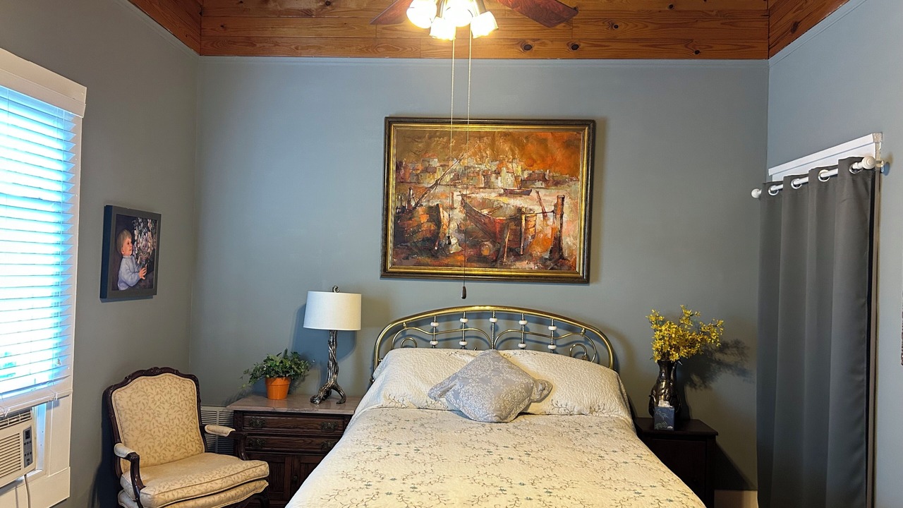 Photo of Bedroom in Historic Old Northeast