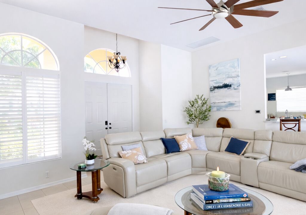 Photo of Livingroom in Central Naples