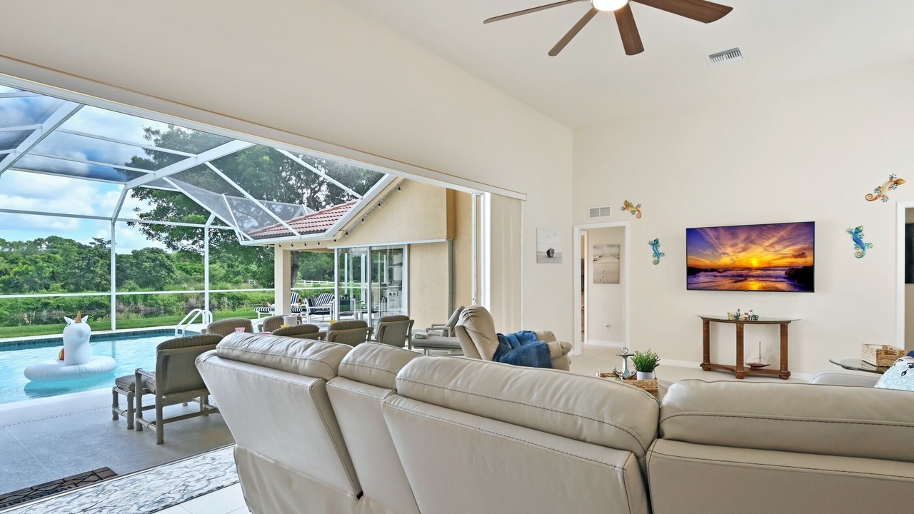 Photo of Livingroom in Central Naples