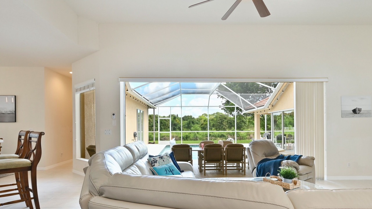 Photo of Livingroom in Central Naples