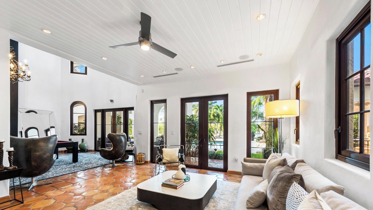 Photo of Livingroom in Northeast Miami