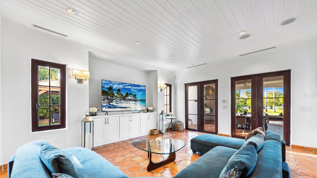 Photo of Livingroom in Northeast Miami