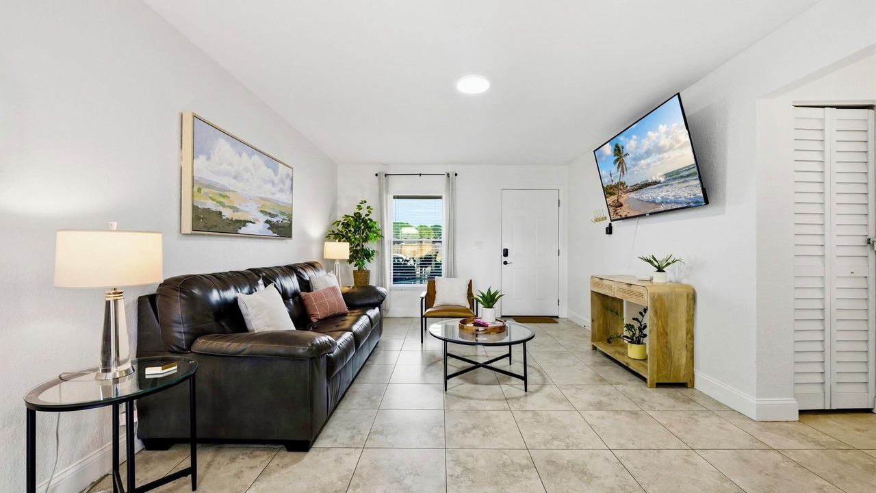 Photo of Livingroom in Greater Palm River Point CDC
