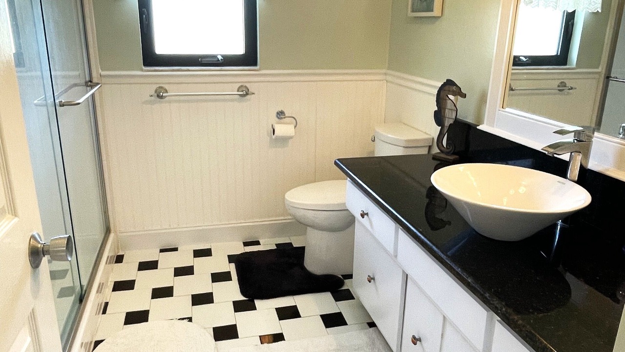 Photo of Bathroom in Caloosahatchee