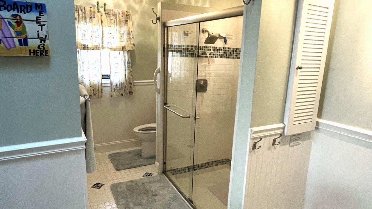 Photo of Bathroom in Caloosahatchee
