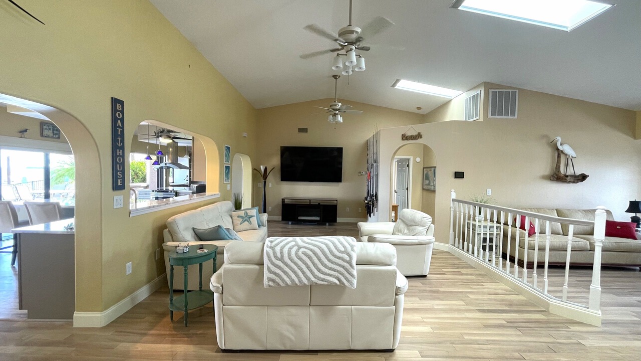 Photo of Livingroom in Caloosahatchee
