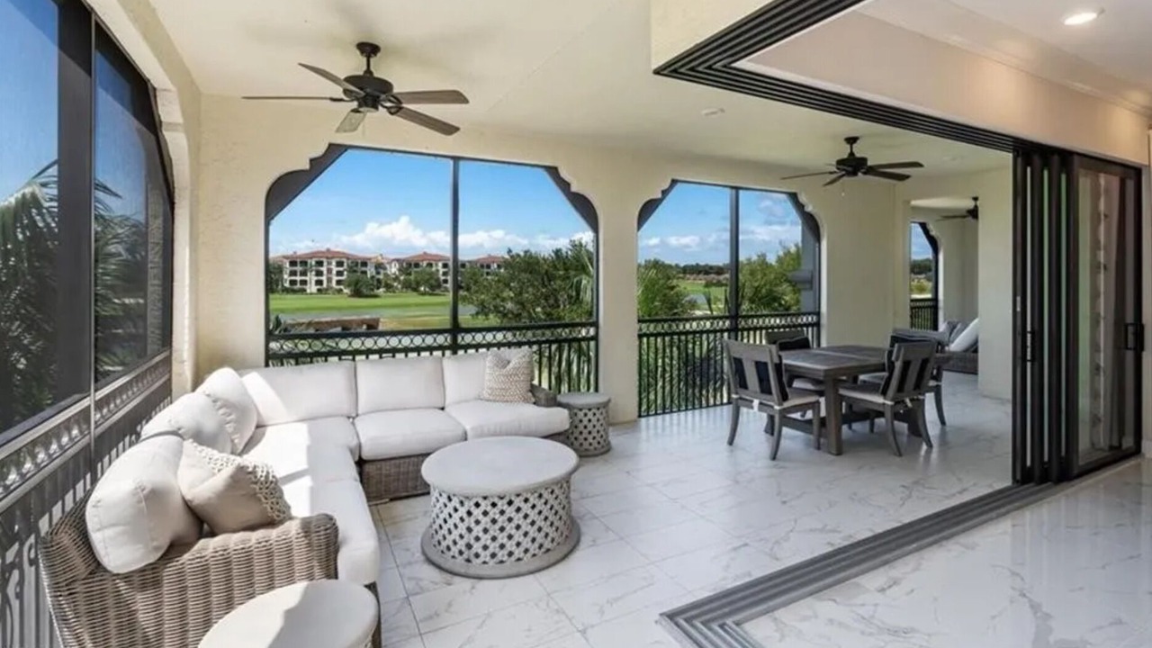 Photo of Livingroom in Tuscany Reserve