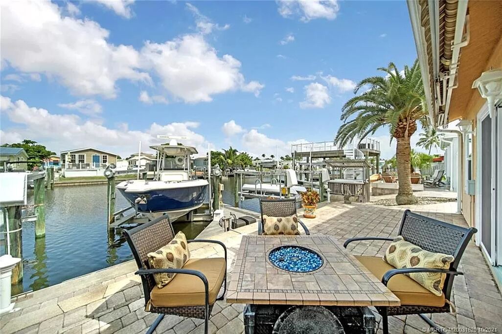 Photo of Outdoor in Hutchinson Island South