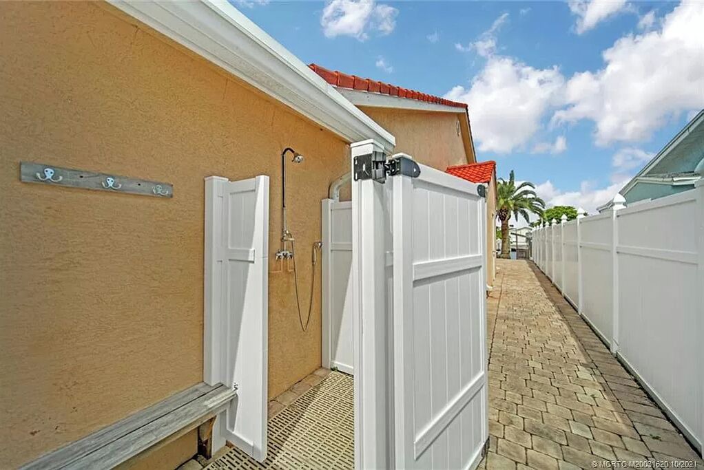 Photo of Outdoor in Hutchinson Island South