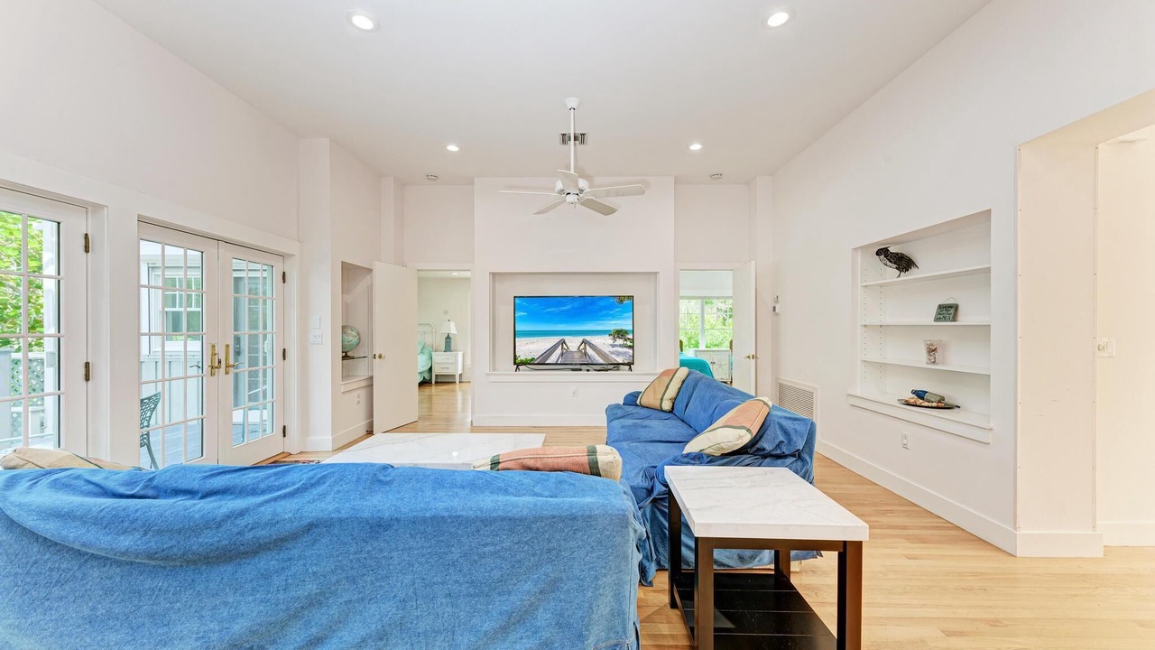 Photo of Livingroom in Englewood