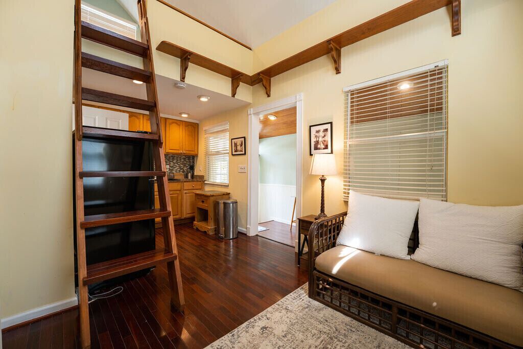 Photo of Livingroom in Midtown