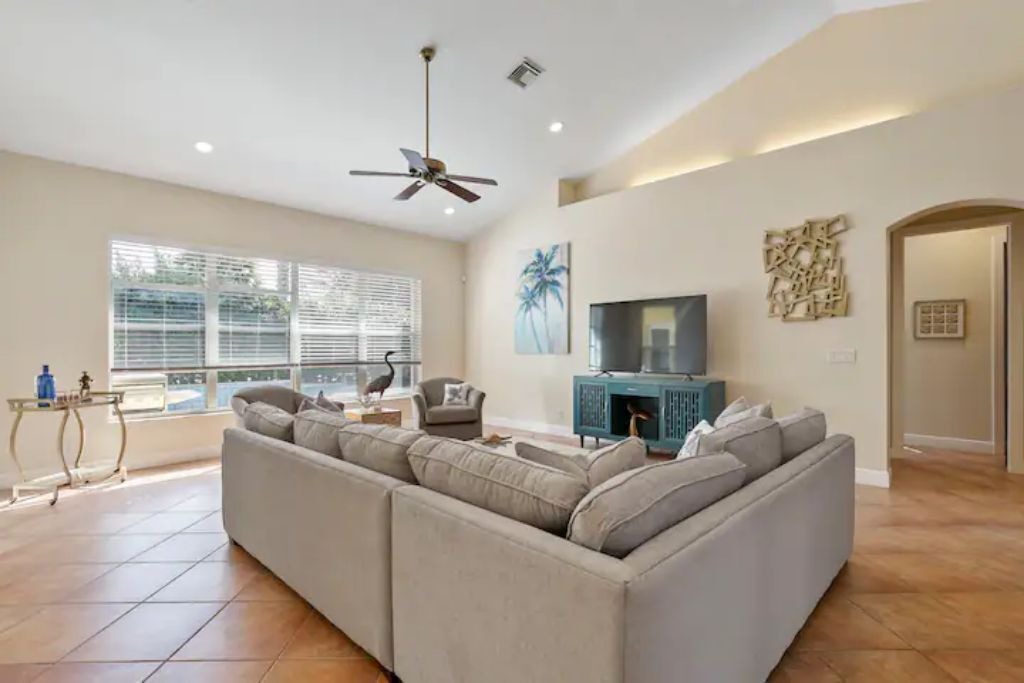 Photo of Livingroom in Singer Island
