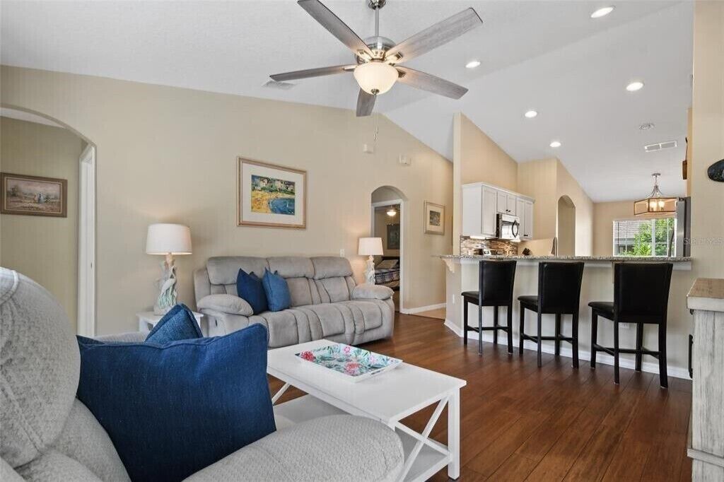 Photo of Livingroom in Loughman