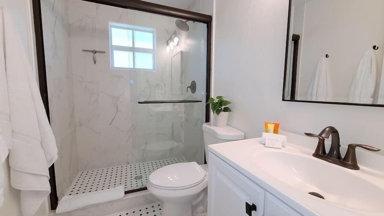 Photo of Bathroom in Naples Park